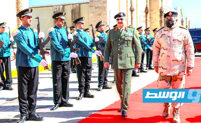 المشير حفتر يفتتح مدرسة الكرامة التعليمية التخصصية باللواء 106 مجحفل