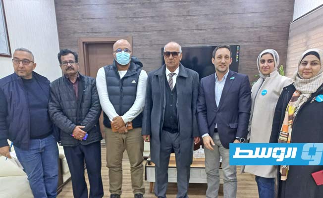 ممثل «يونيسف» يبحث مع عميد طبرق 4 ملفات خدمية