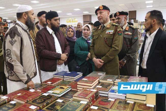 الحداد يفتتح معرض كتاب في معسكر التكبالي