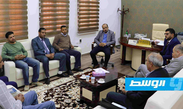 عميد بني وليد يناقش مع وفد الوكالة الإيطالية للتعاون التنموي احتياجات القطاعات العامة