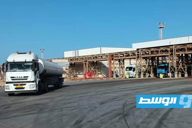 «البريقة»: انتهاء اعتصام السائقين واستئناف توزيع الوقود