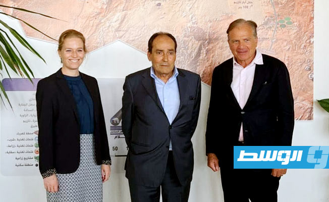 السفير الهولندي يلتقي نوابا في بنغازي.. ويزور مقر النهر الصناعي