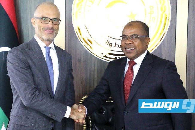 أورلاندو يتفق مع عبدالصادق على توجيه برامج البعثة الأوروبية لدعم الطاقة المتجددة في ليبيا