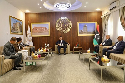 العابد يبحث تسجيل العمالة الباكستانية بمنظومة «وافد»