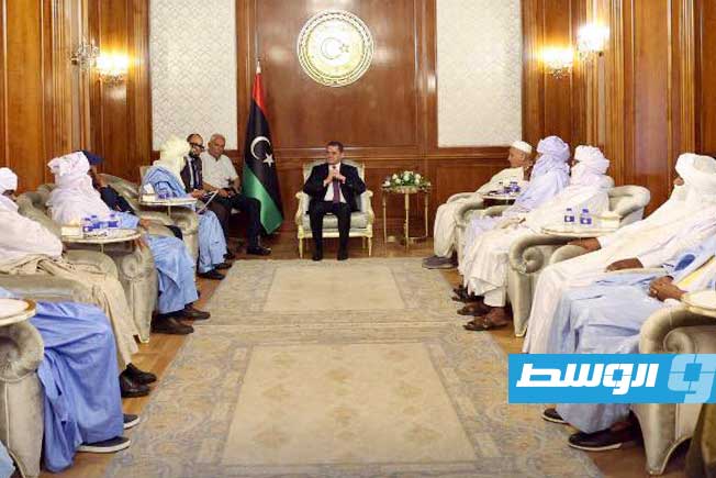 الدبيبة يبحث مع وفد من الطوارق تعزيز استقرار الجنوب