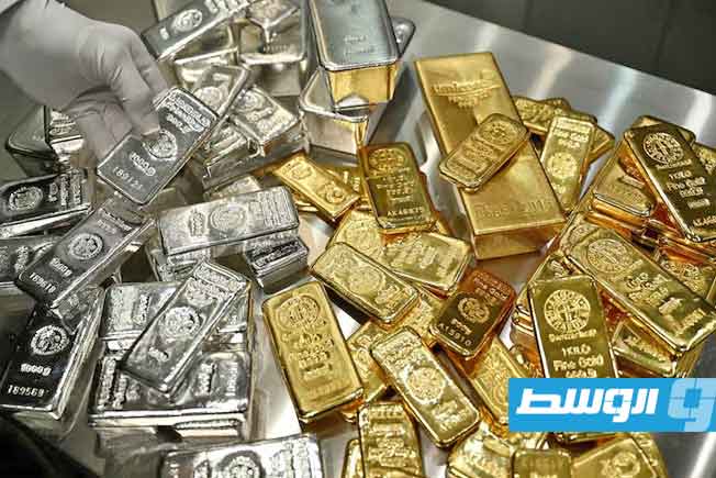 أسعار الذهب تتراجع مع استمرار التقلبات في الأسعار
