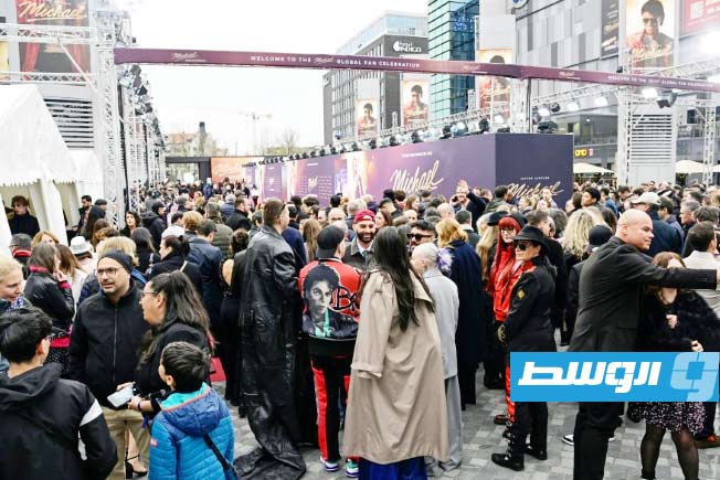 العرض الأول لفيلم «مايكل» يجذب الآلاف إلى برلين