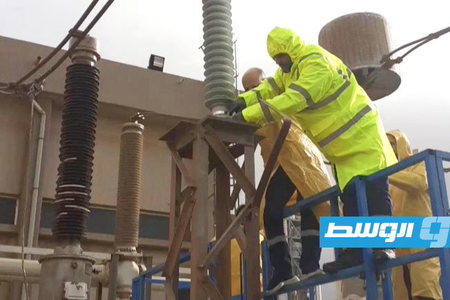 «الكهرباء» تواصل التدخلات الطارئة لإصلاح أضرار الشبكة جراء الأحوال الجوية