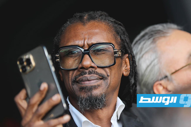 الاتحاد الليبي يفاوض أليو سيسيه لتدريب «فرسان المتوسط»