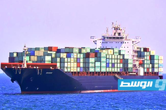 ترامب يعلن احتجاز السفينة الإيرانية «توسكا» في بحر عُمان بعد استهداف غرفة محركاتها بالصواريخ