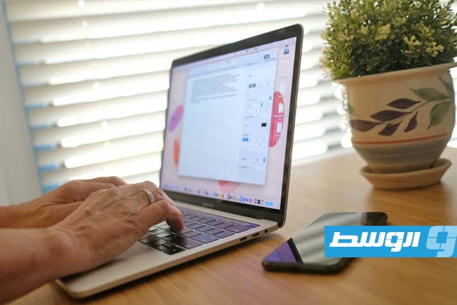 العمل عن بُعد.. فوائده وتحدياته النفسية والاجتماعية