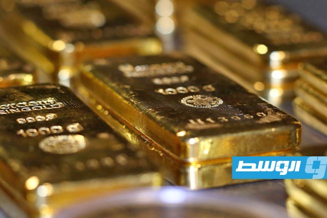 الذهب يتراجع دون 5 آلاف دولار بعد صدور بيانات أميركية