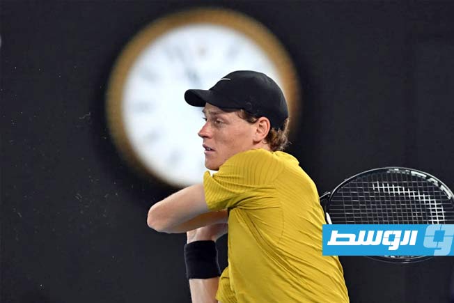 إصابة ألكاراز تفتح الطريق أمام سينر للفوز ببطولة فرنسا للتنس