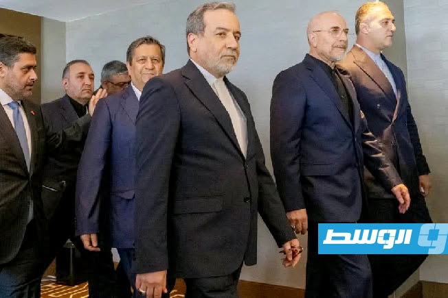 وفد إيران المشارك في مفاوضات سويسرا يعود إلى طهران