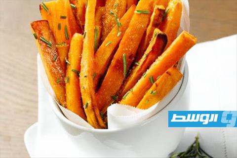 أصابع البطاطا الحلوة الصحية في المقلاة الكهربائية