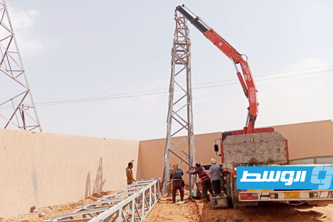 «الكهرباء»: تركيب 13 خلية بمحطة حقن يفرن
