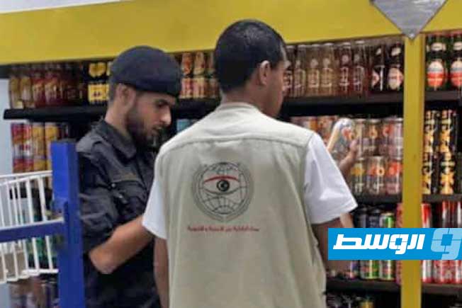 مصادرة أغذية منتهية الصلاحية في سرت (صور)