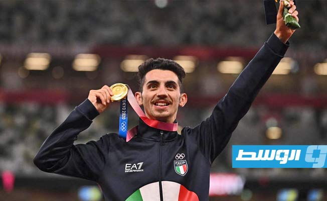 العداء الإيطالي ماسيمو ستانو يحرز ذهبية سباق 35 كلم مشيا في مونديال يوجين
