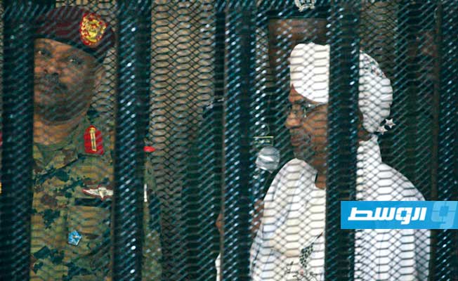 السودان يقرر تسليم البشير والمطلوبين الآخرين في ملف دارفور لـ«الجنائية الدولية»