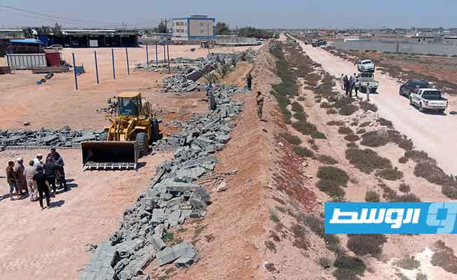 إزالة مبانٍ عشوائية على مسافة 5 كيلومترات في مصراتة