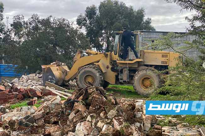 حملة لإزالة العشوائيات في بنينا وضواحي بنغازي