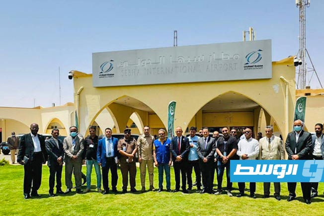 حكومة حماد تعلن تنفيذ «أول عملية ترحيل طوعية للمهاجرين» من مطار سبها