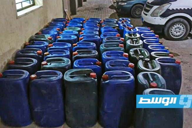 مداهمة مخزن للوقود المعد للتهريب في أجدابيا