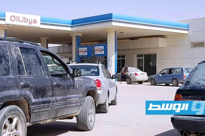 أزمة وقود خانقة تشلّ محطات أجدابيا