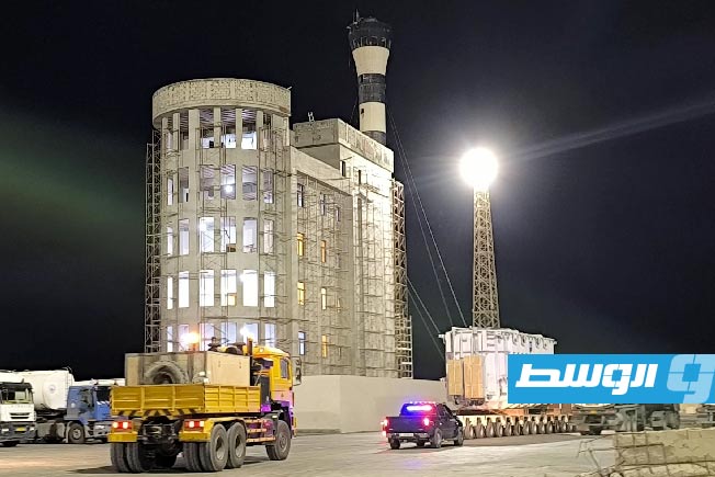 «الكهرباء»: نقل المحول الثالث من ميناء طرابلس إلى محطة توليد جنوب الغازية