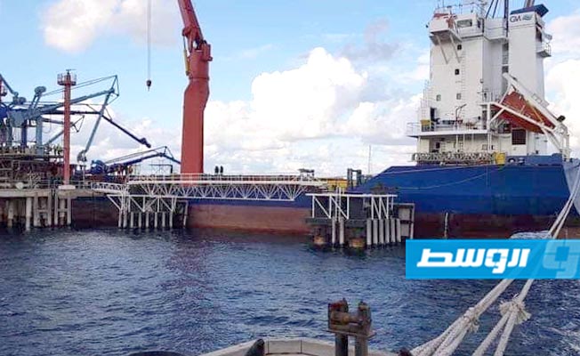 إغلاق الموانئ النفطية يثير إشكالية «عدالة التوزيع»