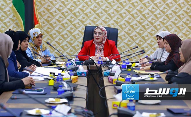 الطرمال تبحث مع عضوات بالبلديات ملف العقم