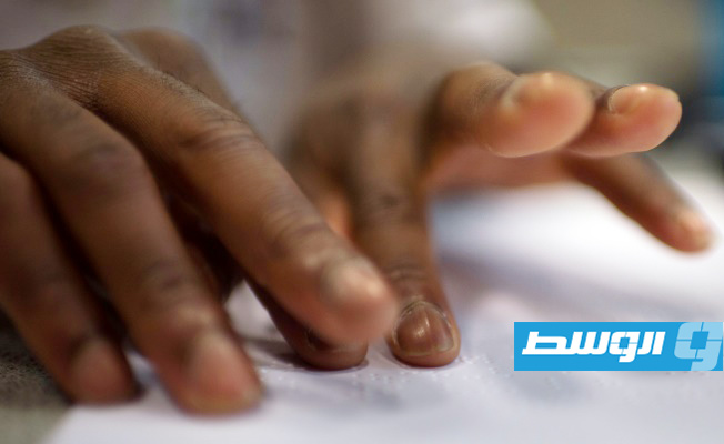 تقنية «مزدوجة» تساعد كفيفا في استعادة بصره جزئيا