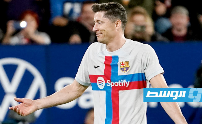 ليفاندوفيسكي يشارك مع برشلونة أمام إسبانيول رغم الإيقاف