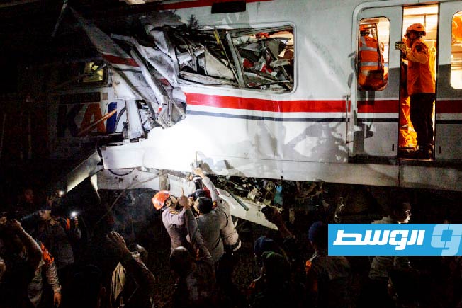 14 حالة وفاة جراء تصادم قطارين قرب جاكرتا