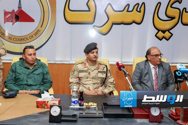 بالصور.. جولة خالد حفتر في سرت