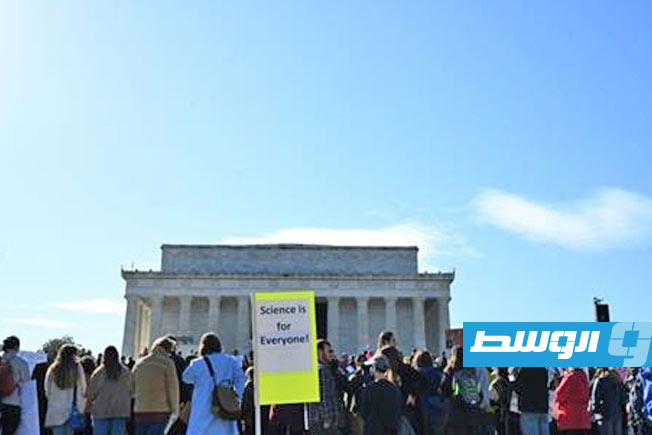 علماء وطلاب يتظاهرون في الولايات المتحدة احتجاجا على اقتطاعات ترامب