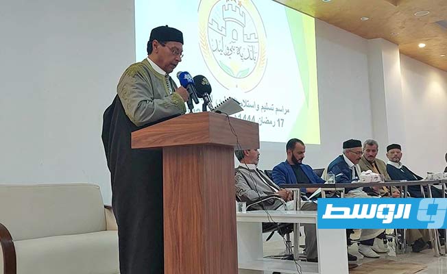 عميد وأعضاء المجلس البلدي لبني وليد يتسلمون مهام عملهم (صور)