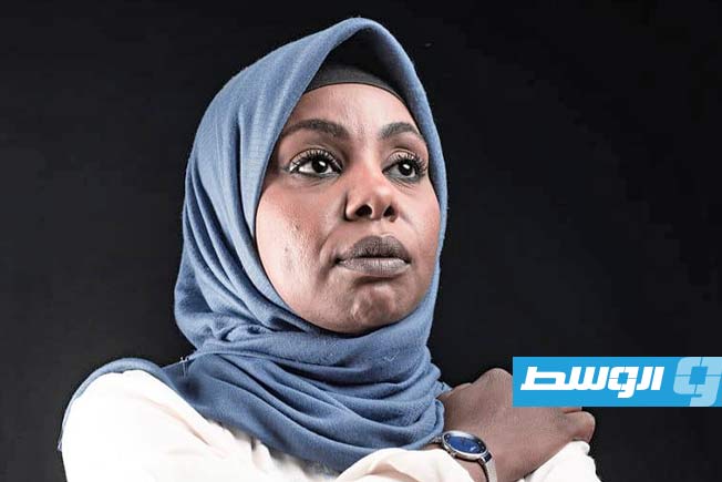 هند الراشدي تحوّل الألم إلى إبداع وتعيد الحياة للفن في درنة
