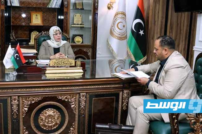 الكيلاني تبحث تسريع صرف منحة الزوجة والأولاد