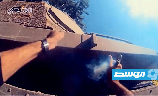 «القسام» تبث مشاهد جديدة لاستهداف دبابات وقوات وآليات الاحتلال في غزة.. صور لملابس القتلى وعتادهم (شاهد)