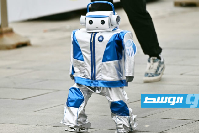 سار 100 كيلومتر في 3 أيام.. روبوت صيني شبيه بالبشر يدخل موسوعة «غينيس»