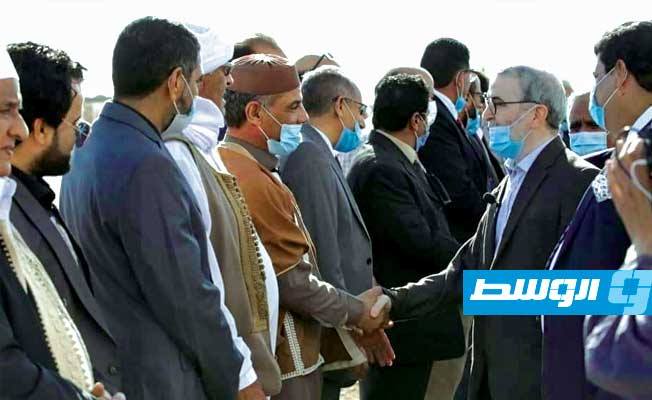 صنع الله يصل إلى البريقة رفقة رؤساء شركات نفطية