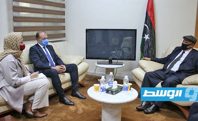 جلالة وممثل برنامج الأمم المتحدة الإنمائي يستعرضان تحديات العمل الإنساني والنازحين في ليبيا