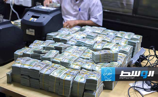 بعد إحباط تهريبها.. إيداع 14 مليون دولار وسبائك ذهبية بخزينة «المركزي»