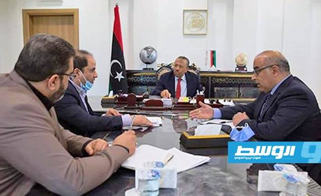 الثني يتعهد بحل مشكلة البنية التحتية في خليج السدرة