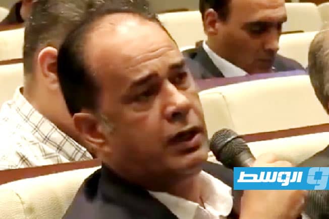 عيسى العريبي: محافظ «المركزي» تسبب في أزمة السيولة بسحبه 60 مليار دينار