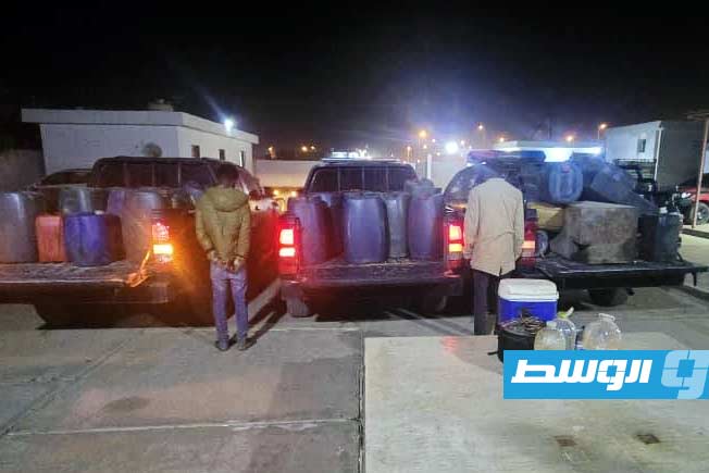 ضبط وافدين بتهمة تصنيع خمور وتهريب وقود في الكفرة