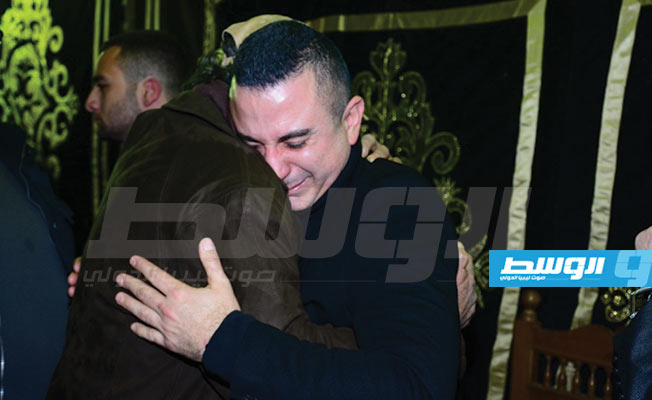 بالصور: يسرا وفاروق الفيشاوي في عزاء سعيد عبدالغني