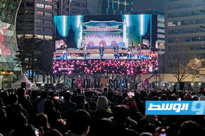 فرقة «بي تي إس» الكورية تعود بعرض تابعه 18 مليون شخص على «نتفليكس»