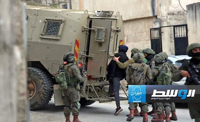 الاحتلال يشن حملة اعتقالات واسعة في مختلف أرجاء الضفة الغربية